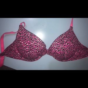 Victoria’s Secret Pink 34B Wear Everywhere Push-up